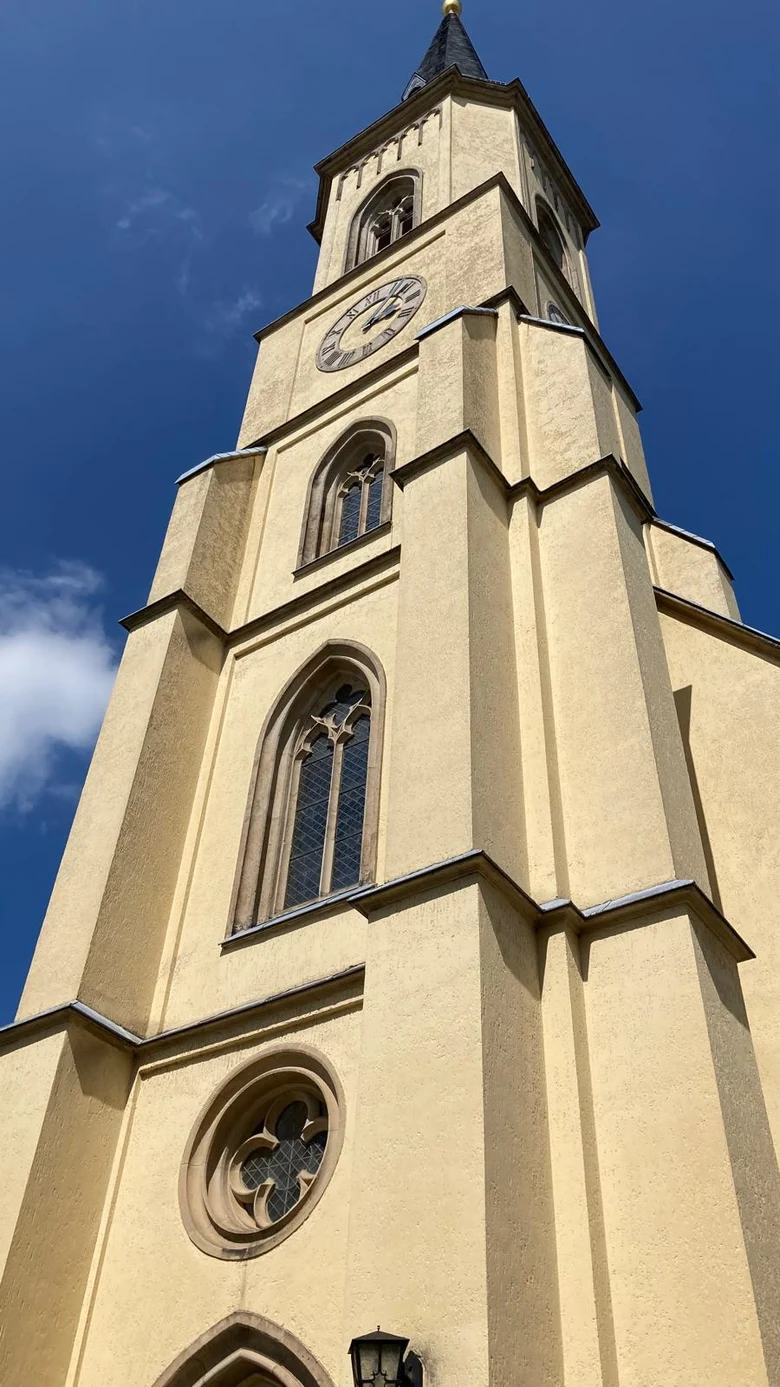 Abbildung eines Kirchturms